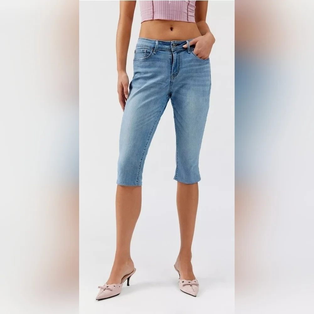 *UNIQUE* UO Urban Renewal Remade Gummy Denim Capri Pant, Vintage Denim Color, XS